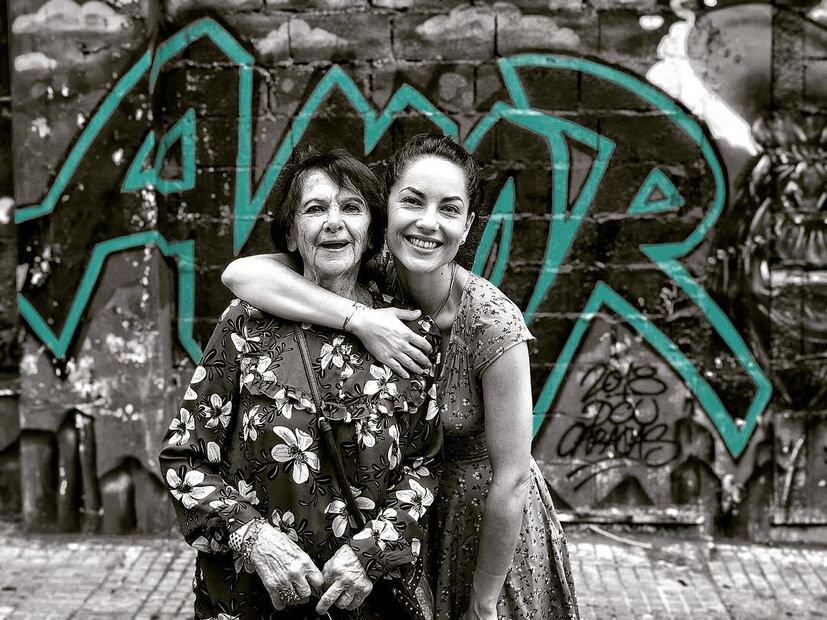 Foto: Bárbara Mori y Fernando Rovzar derrochan amor en Uruguay 