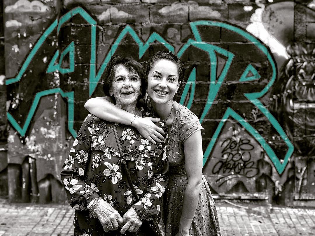 Foto: Bárbara Mori y Fernando Rovzar derrochan amor en Uruguay 