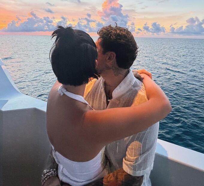 Christian Nodal y Ángela Aguilar disfrutan del verano juntos / Foto: Instagram