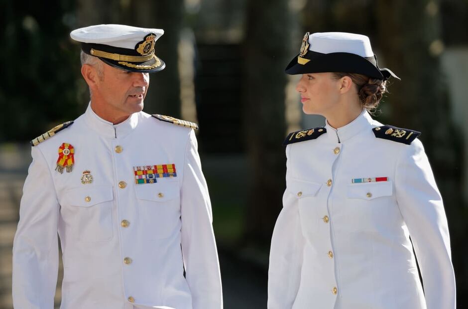 La princesa Leonor y el director de la Escuela Naval Militar de Marín, Pedro Cardona / Foto: EFE