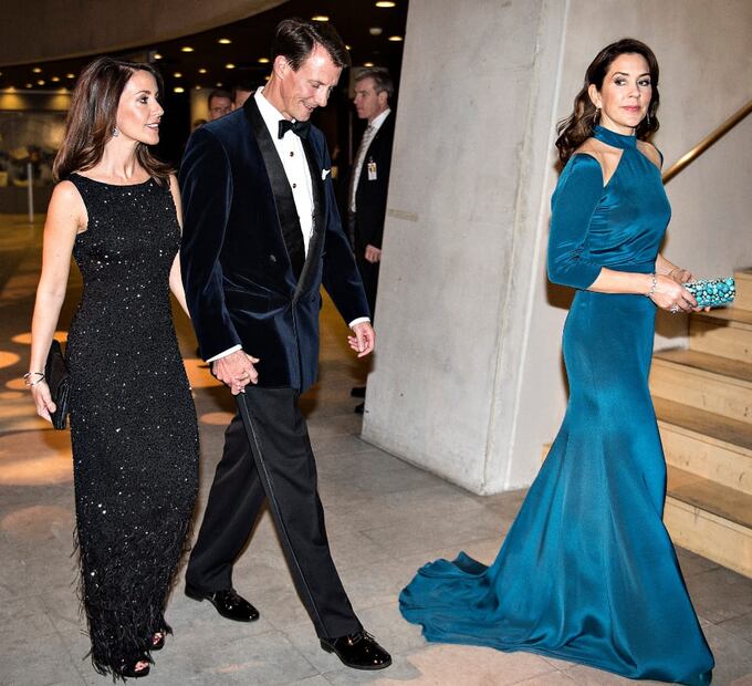 Joaquín de Dinamarca, su esposa Marie y la princesa Mary después de un concierto en Copenhague, Dinamarca en marzo de 2017 / EFE