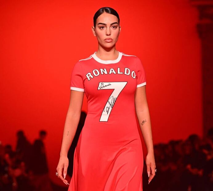 Georgina Rodríguez en el desfile de Vetements en la Semana de la Moda de París 2024 / AFP