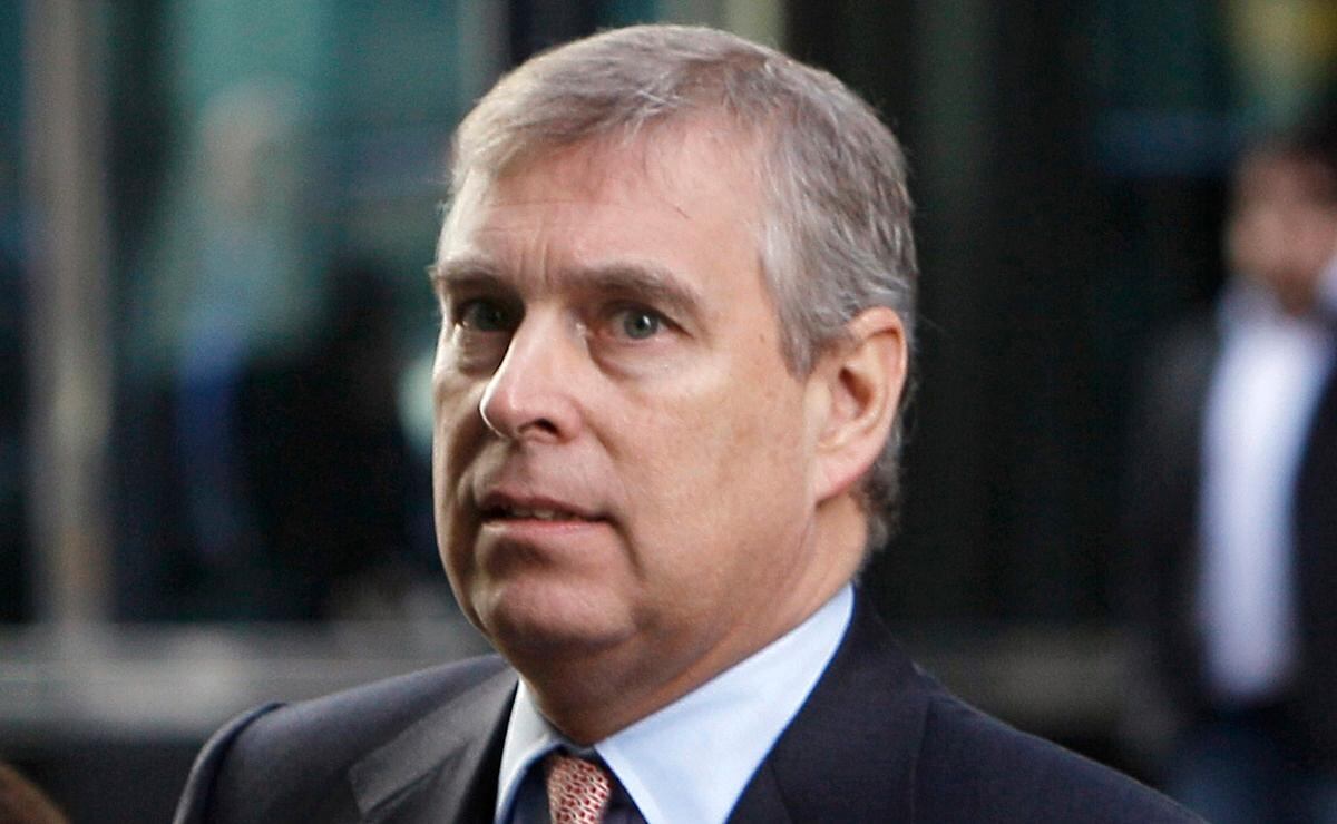 Aseguran que Jeffrey Epstein quería extorsionar a Isabel II utilizando a Andrés de York