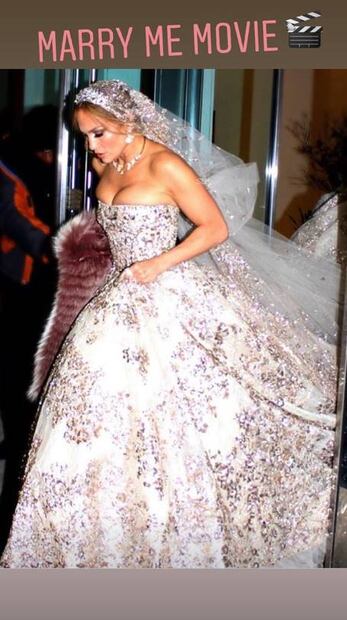 Jennifer Lopez enseña cómo podría ser su vestido de novia para su boda con Alex Rodríguez