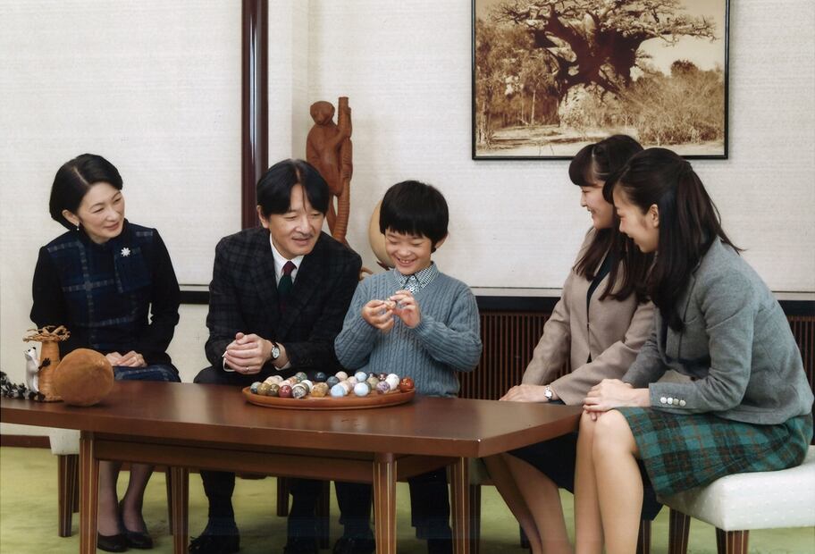 Los cuchillos sí eran para apuñalar a Hisahito, próximo emperador de Japón