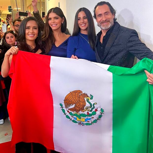 Salma Hayek, Ana Barbara, junto a Demian Bichir y Victoria Aletta / Foto: Instagram