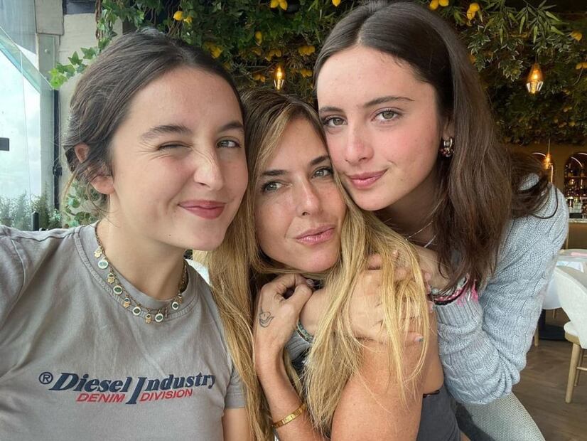 Juan Soler y Maky Moguilevsky junto sus hijas / Instagram