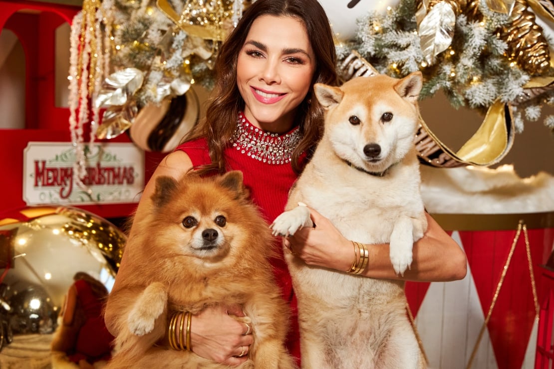 Connie Dávalos inaugura ‘Presume a tu mascota con Clase’ junto a Sebastián y Kaisha