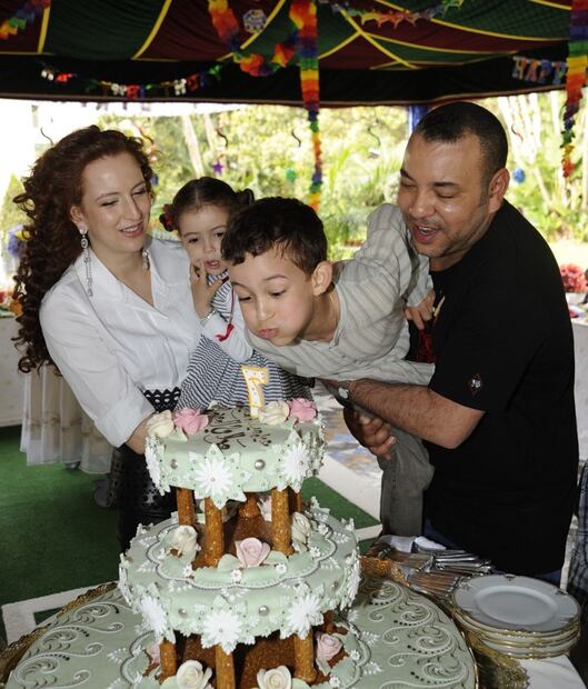 Otro escándalo: el rey de Marruecos niega tener secuestrada a su hija, la princesa Lalla Khadija, de 12 años