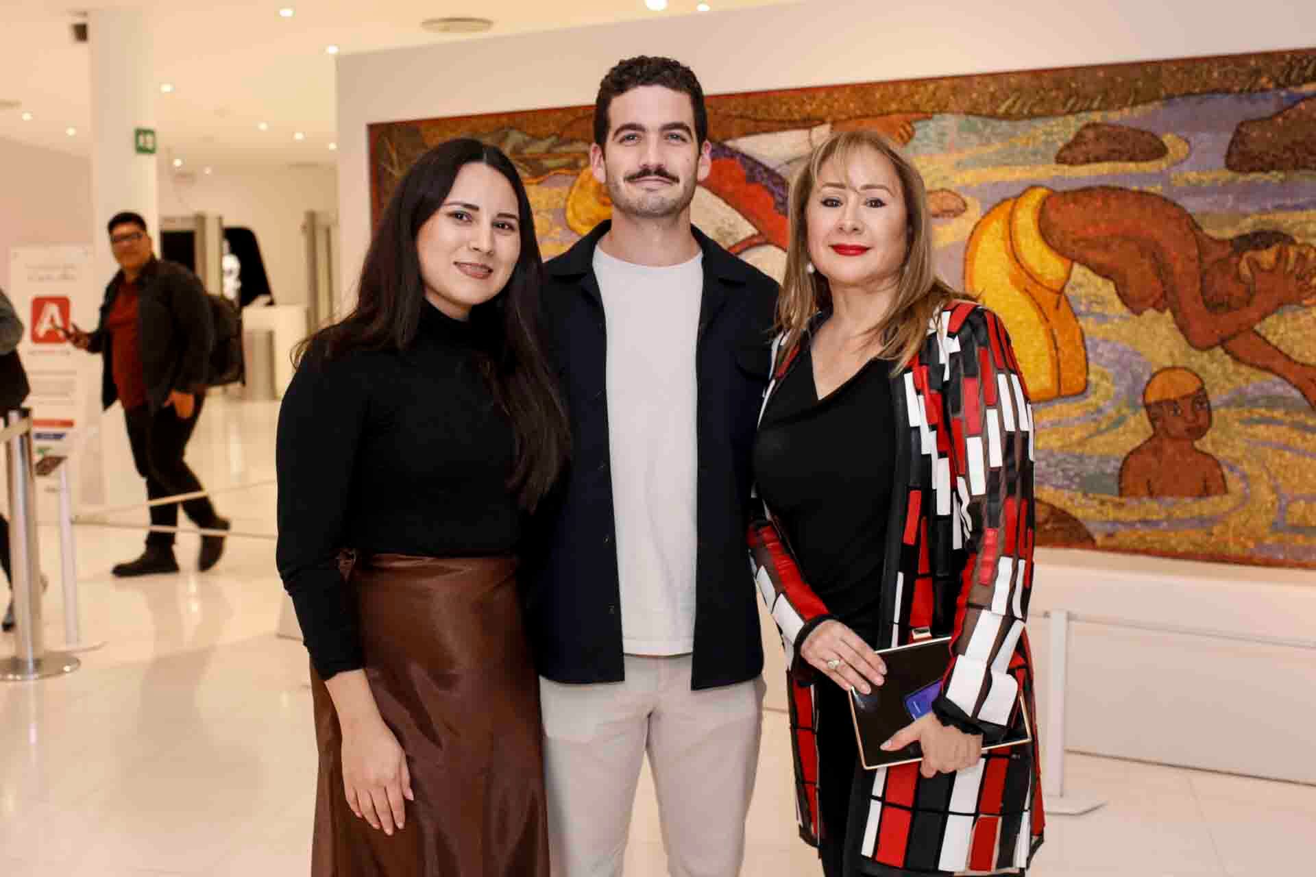 Valeria Hernández, Rorro Echavez y Susana Cazares. (Foto: Esteban Torreblanca)