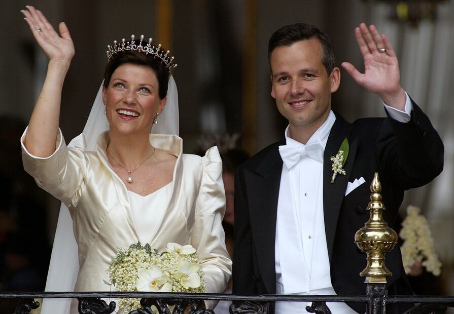 Ella es princesa de Noruega y su novio un chamán; la historia de amor que ha escandalizado