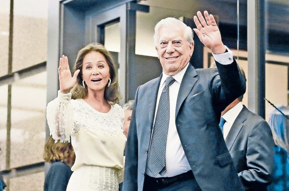 Bayly tiene mucho que decir sobre Isabel Preysler y Vargas Llosa: "tiene un temperamento volcánico"