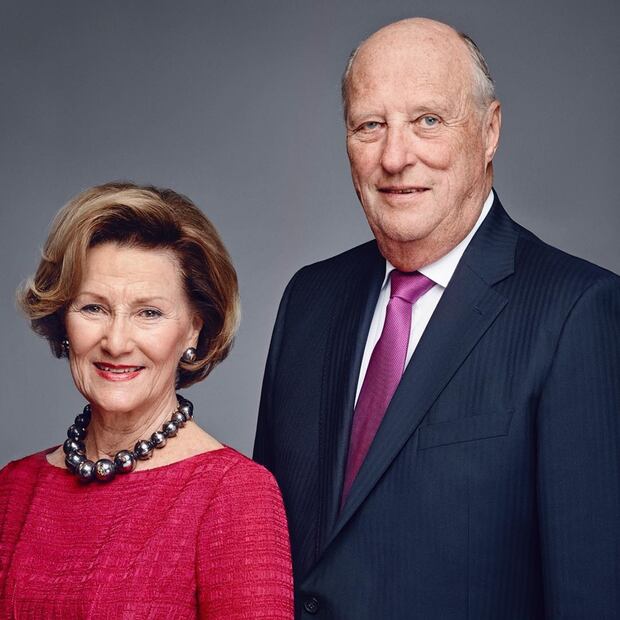 El rey Harald de Noruega en pláticas con la corte real sobre su hija Martha Louise y su título de princesa 