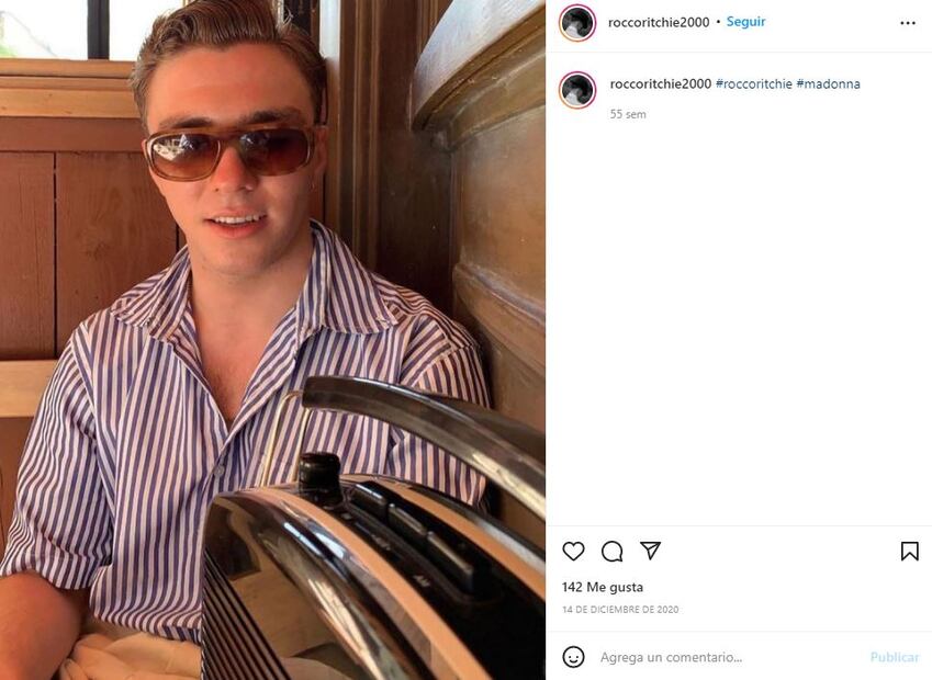 Rocco, hijo de Madonna, convertido en un gran pintor