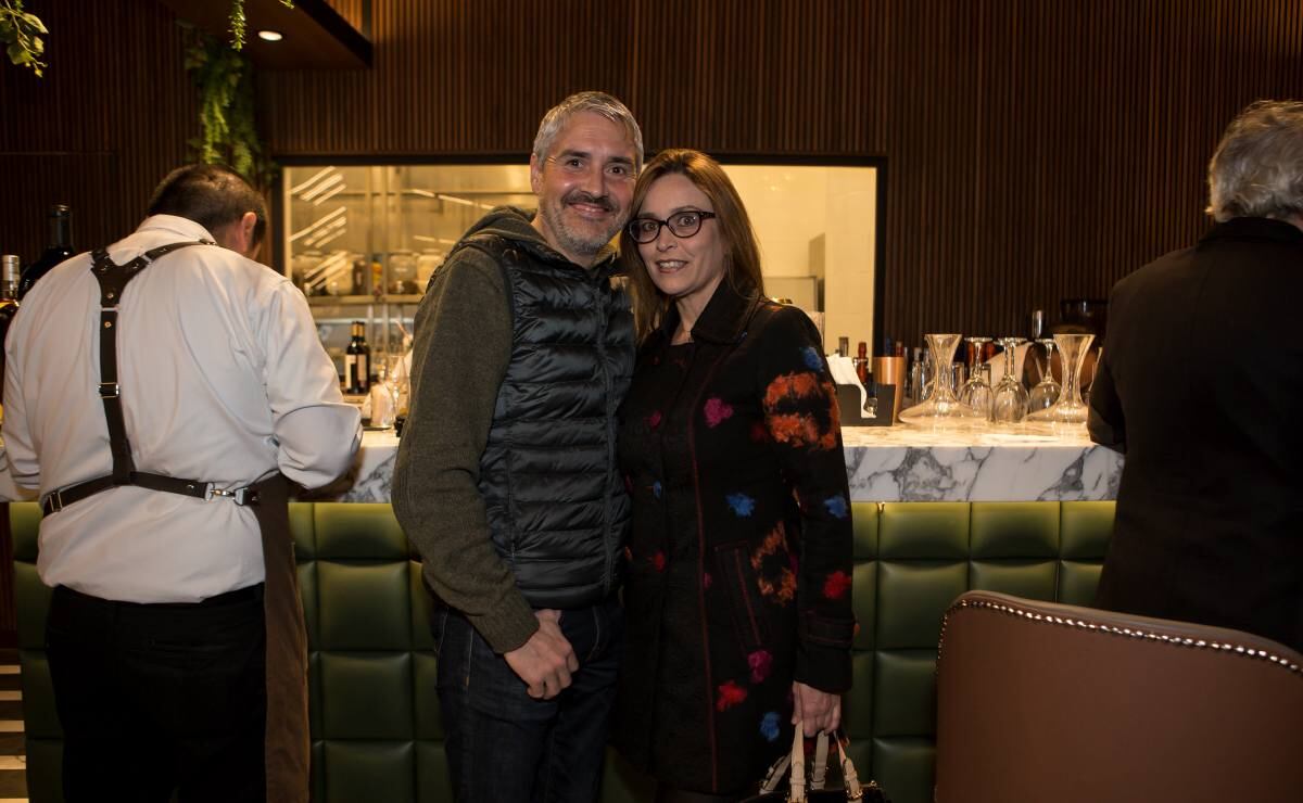 Mikel Alonso y otros foodies son atraídos por MoMa, el nuevo hot spot gastronómico de Interlomas