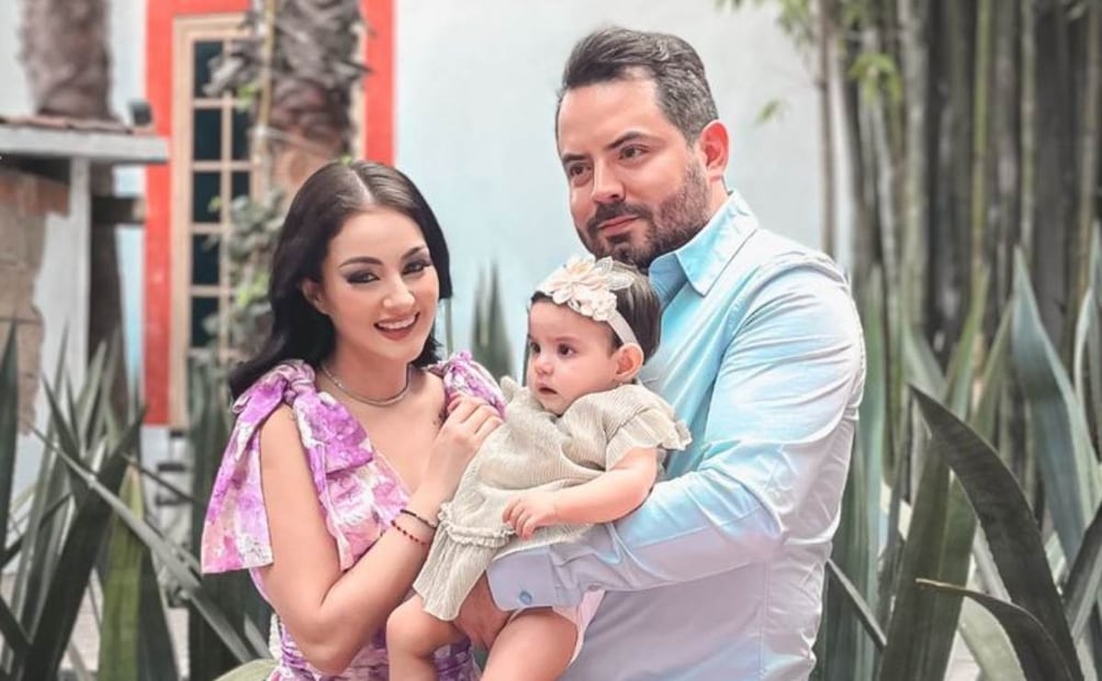 Paola Dalay y José Eduardo Derbez celebraron el bautizo de Tessa / Foto: Instagram Oscar RC
