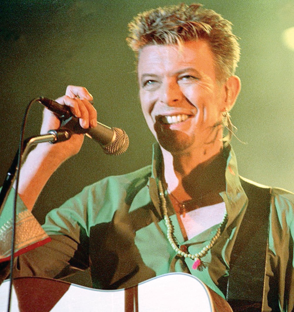 Los cantantes de los años 80 que murieron este 2016