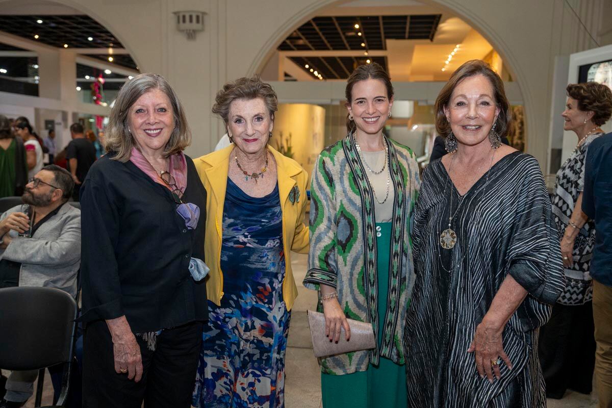 Maribel Fernández, Maureen Spilk, Mercedes Vigil y Pancha Reynaud. (Foto: Héptor Arjona)