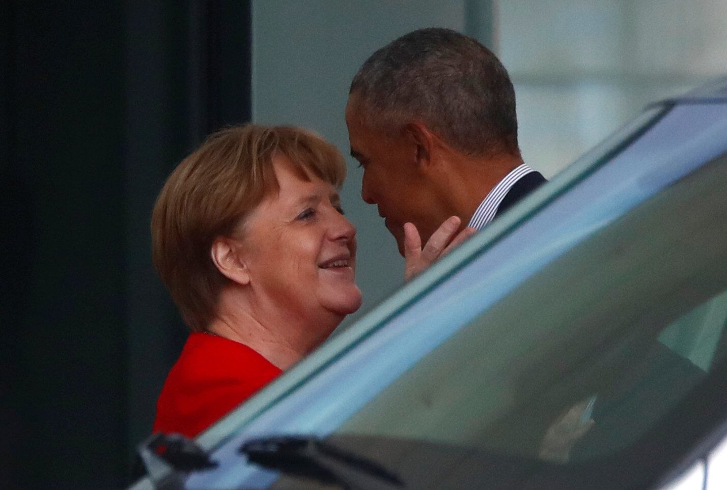 Angela Merkel da un cálido recibimiento a Barack Obama en Alemania 
