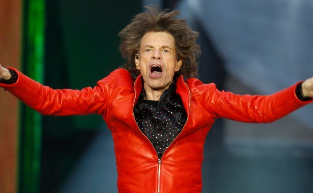 Libro revela que Mick Jagger fue pareja de 2 compañeros de The Rolling Stones