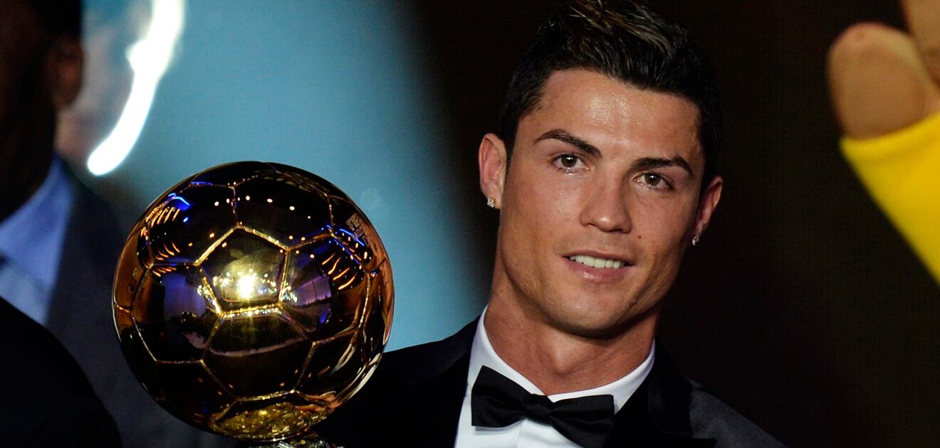 <p>El futbolista ha sido considerado como todo un<em> sex symbol</em>, tanto que varias marcas de moda se han peleado por su representación. <strong>(FOTOS: Archivo, Instagram)</strong></p>
