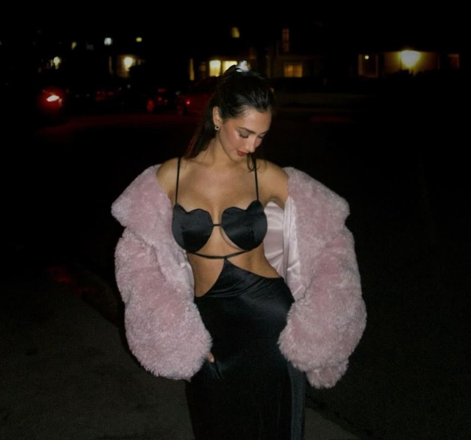 El look de Nicole McPherson para el 14 de febrero / Instagram
