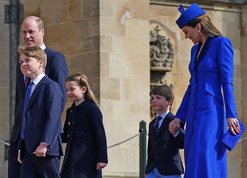 Kate Middleton sorprende con manicure de color rojo en el debut del príncipe Louis en la misa de Pascua