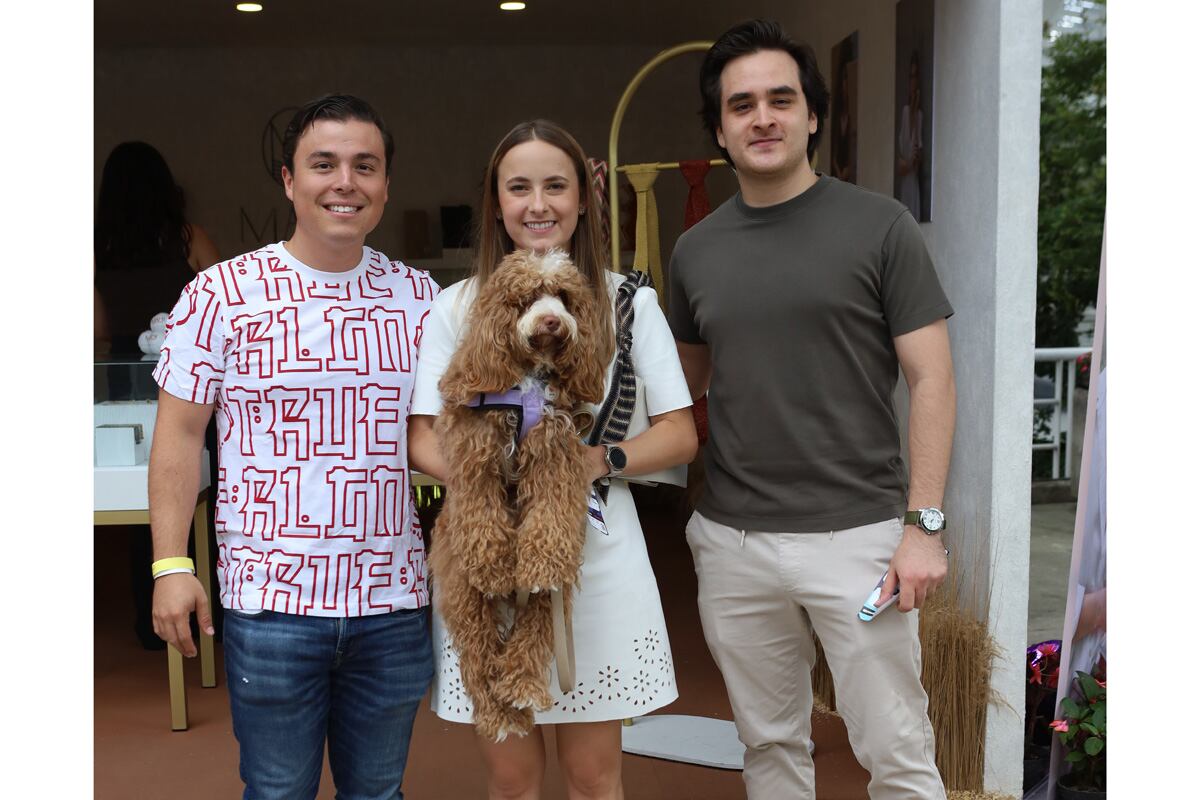 Jerónimo Cañedo, Regina Santoscoy con Zack y Santiago Nava. (Foto: Antonio Martínez)