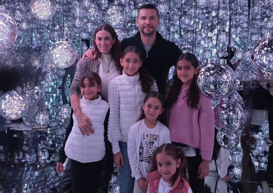 Jacky Bracamontes junto a su familia en Japón / Foto: Instagram