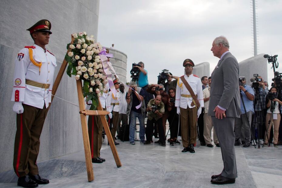 Príncipe  Carlos llega a Cuba para la primera visita real oficial de la historia