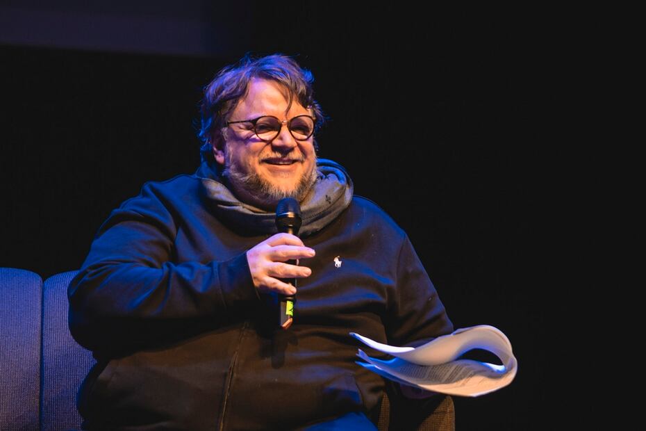 Guillermo del Toro ofrece pagar los boletos de avión para equipos infantiles de matemáticas