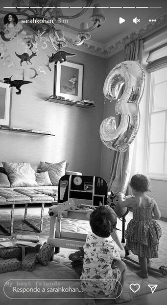 Noah, hijo de "Chicharito" y Sarah Kohan, cumple 3 años y lo festeja con dinosaurios 