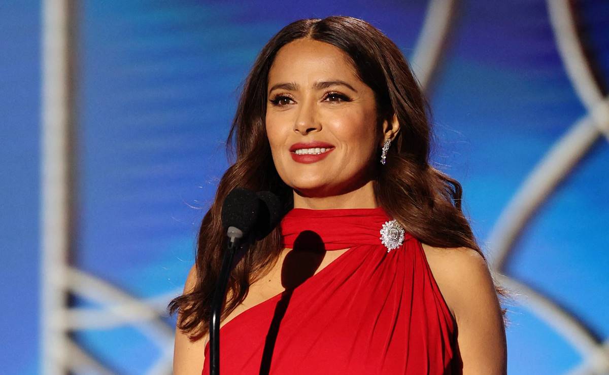 Salma Hayek enseña a Angelina Jolie cómo es la tradicional "mordida de pastel"