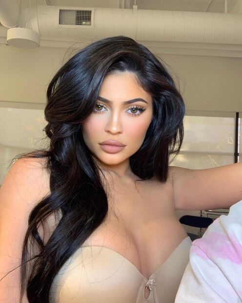 Un jugo verde, el secreto mejor guardado de Kylie Jenner para una piel luminosa 