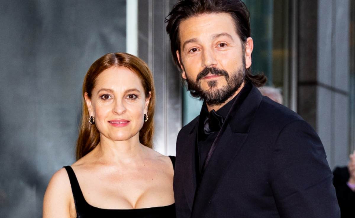 Diego Luna y Marina de Tavira protagonizan bonito posado juntos 