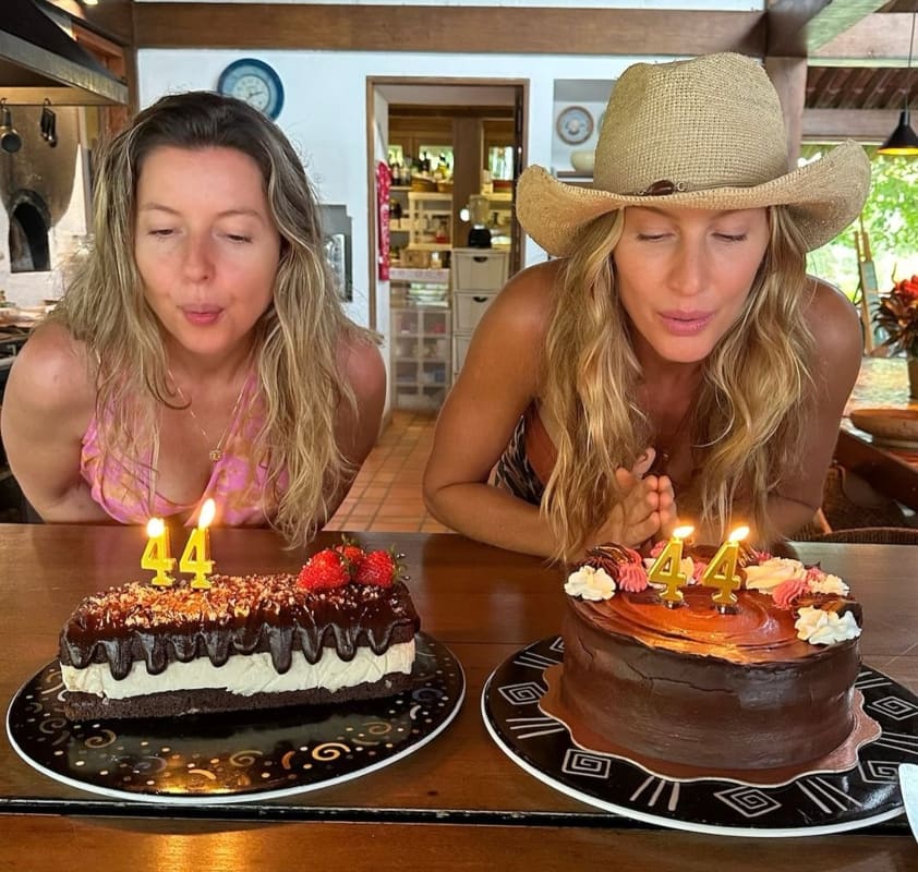 Gisele Bündchen y su hermana gemela Patricia celebran su cumpleaños 44 / Foto: Instagram