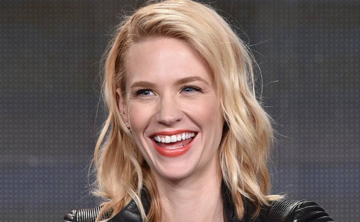 January Jones luce vestido ¡de hace 10 años! para los Golden Globes