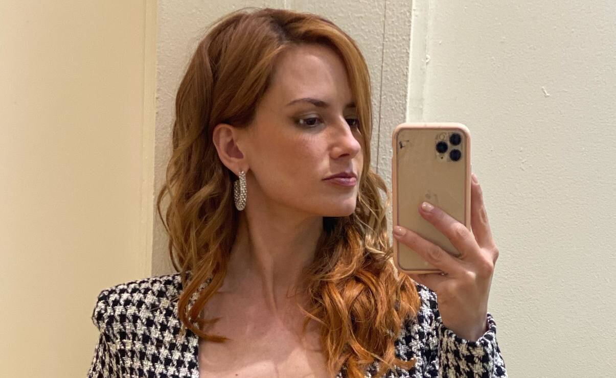 Altair Jarabo con el pelo rojo: más exótica que nunca
