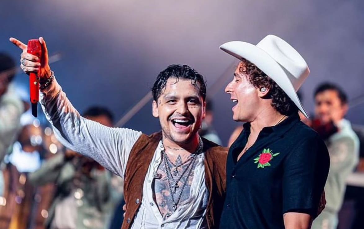 Memo Ochoa celebra su cumpleaños 39 en concierto de Christian Nodal