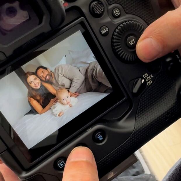 Michelle Renaud y Matías Novoa junto a su bebé / Foto: Instagram