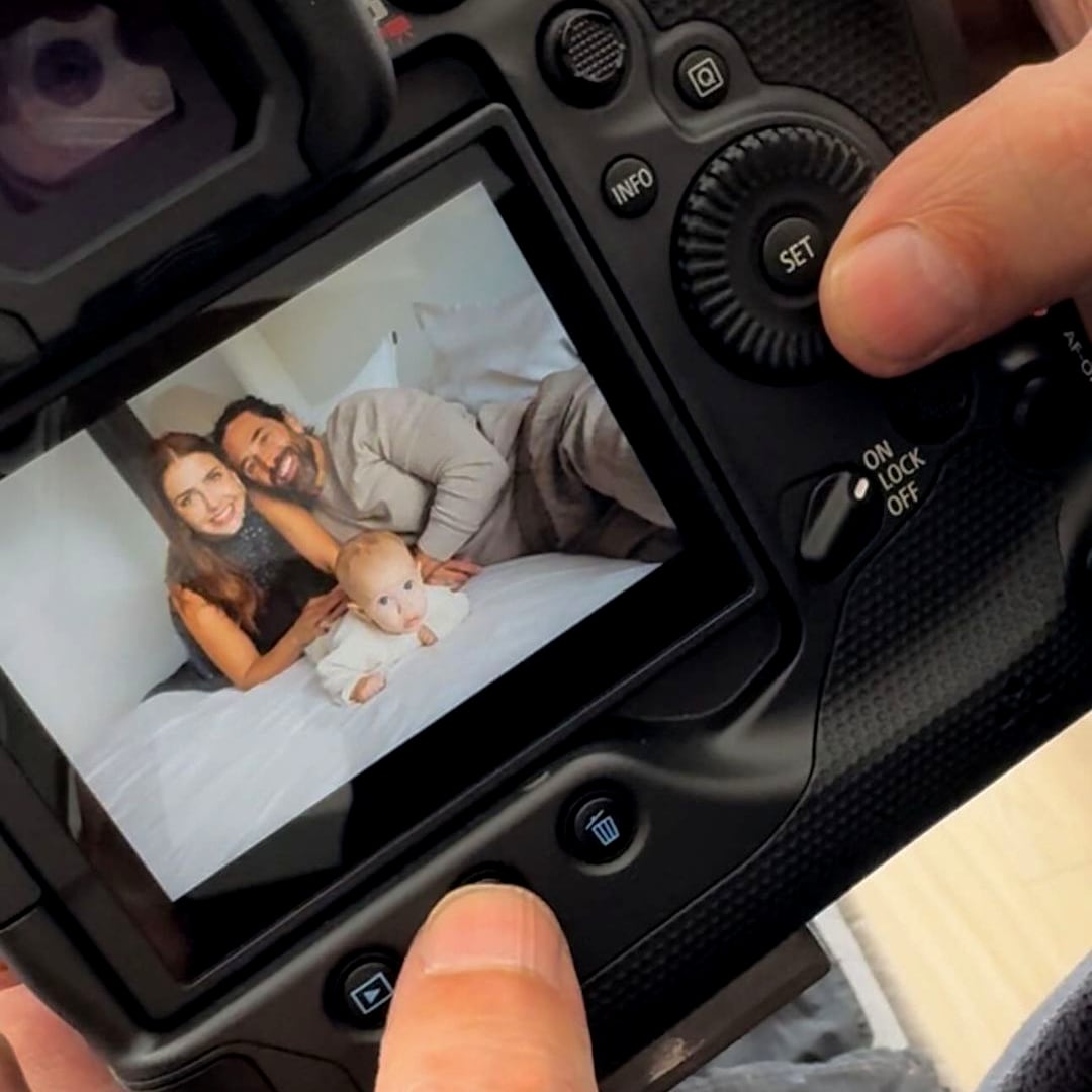 Michelle Renaud y Matías Novoa junto a su bebé / Foto: Instagram