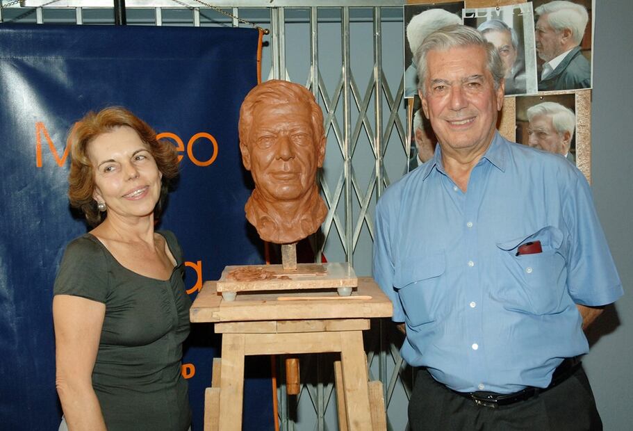 Dejó su matrimonio con su prima por "la reina de corazones"; él es Mario Vargas Llosa