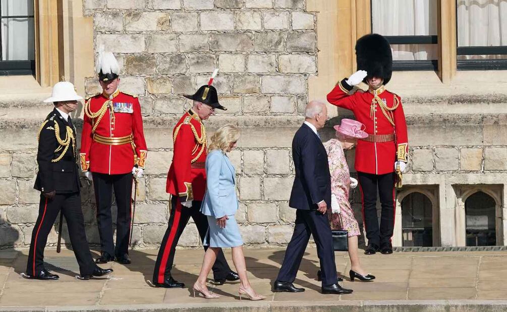 Isabel II recibe a Jill y Joe Biden en el castillo de Windsor
