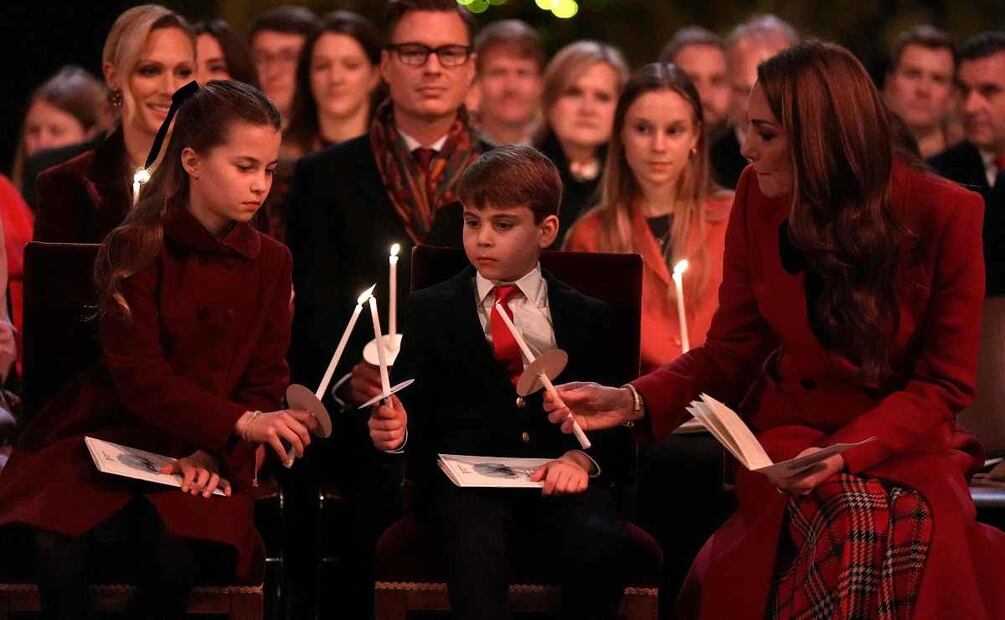 La princesa Charlotte y el príncipe Louis junto a Kate Middleton / Foto: AFP