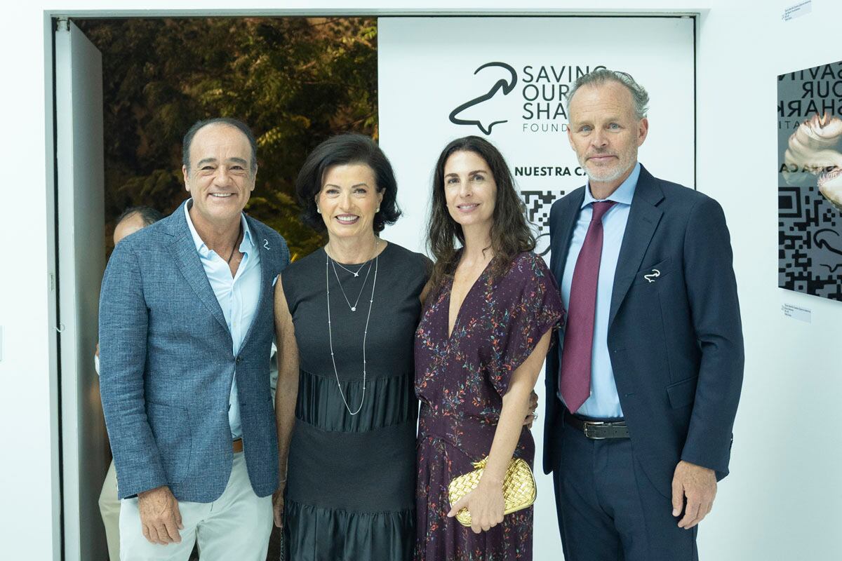 Alejandro Zozaya, Gaby Vargas con Beryl y Lorenzo Cué. (Foto: Héptor Arjona)