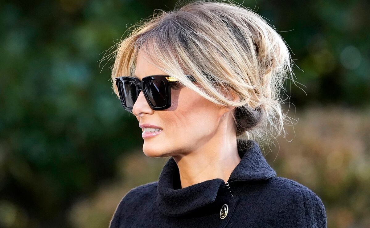 Melania Trump: Muy al estilo de Audrey Hepburn, así dejó la Casa Blanca