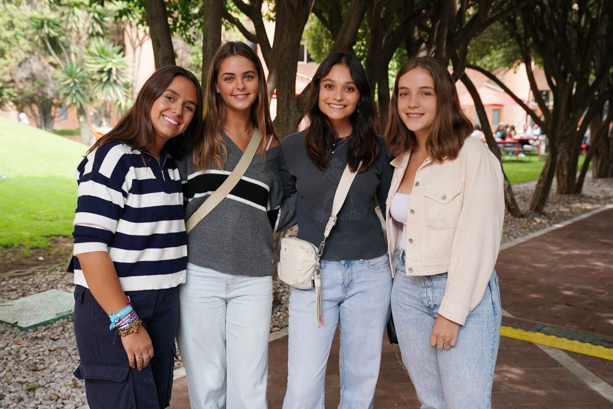 Renata Bacelis, Ana García, Regina Villavicencio e Isabela Villafaña. (Foto: Héptor Arjona para VIP)