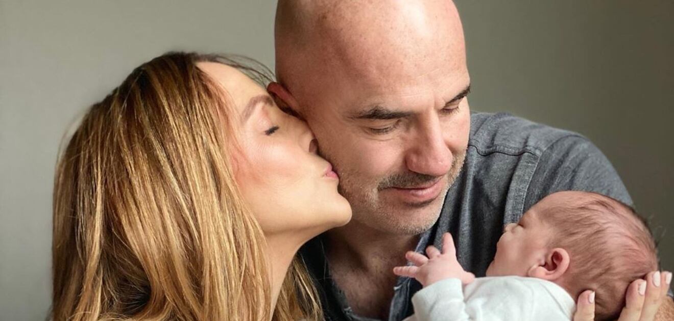 Video: Érika Zaba presenta a Emiliano y habla sobre lo difícil que ha sido su primera semana como mamá
