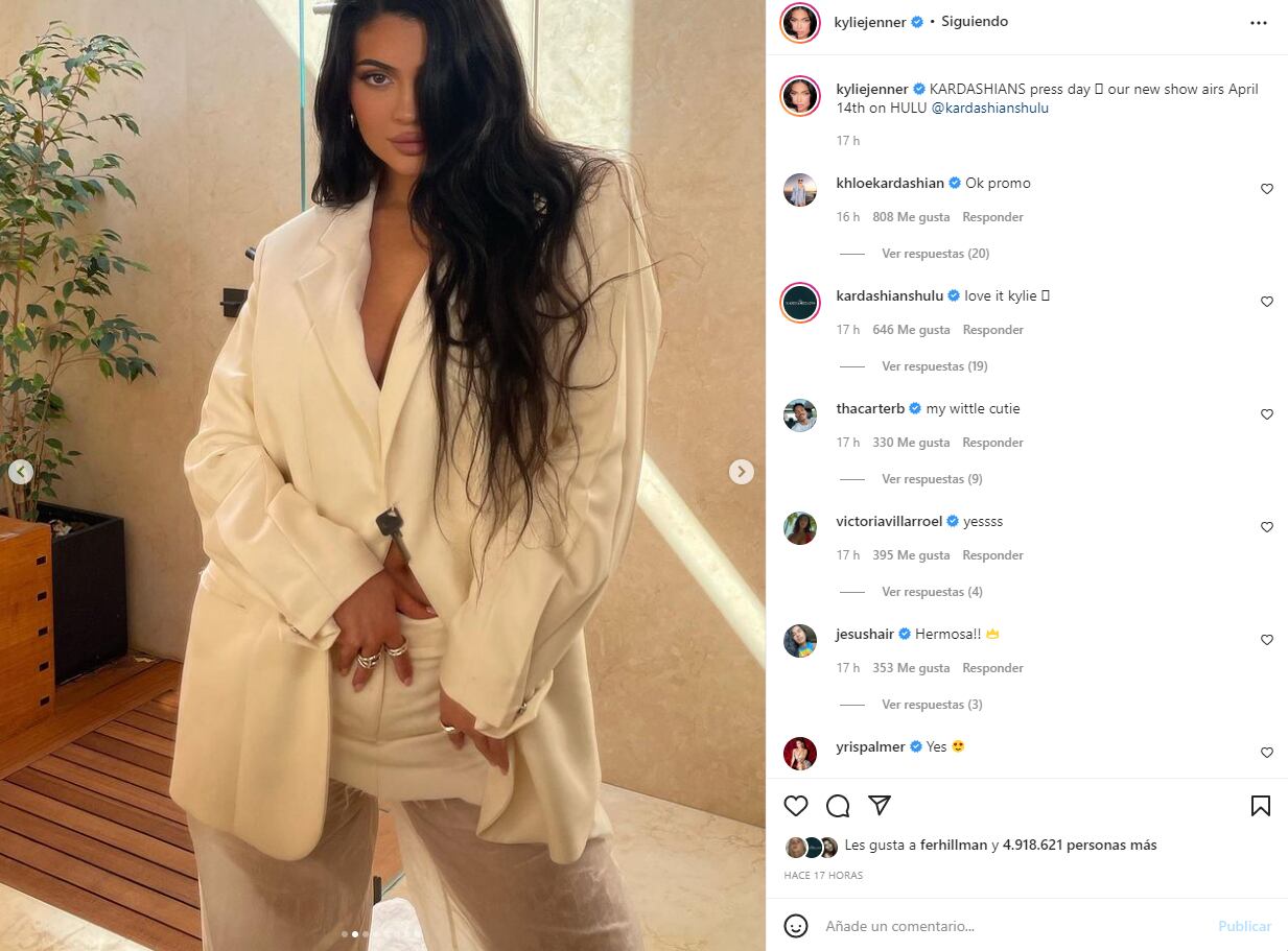 Kylie Jenner presume un bolso de cristal soplado con valor de 55 mil pesos: el must-have del momento