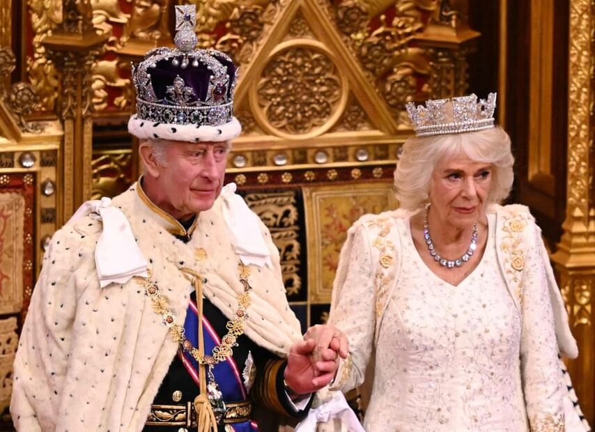 El rey Carlos III y la reina Camila en el Parlamento británico / AFP